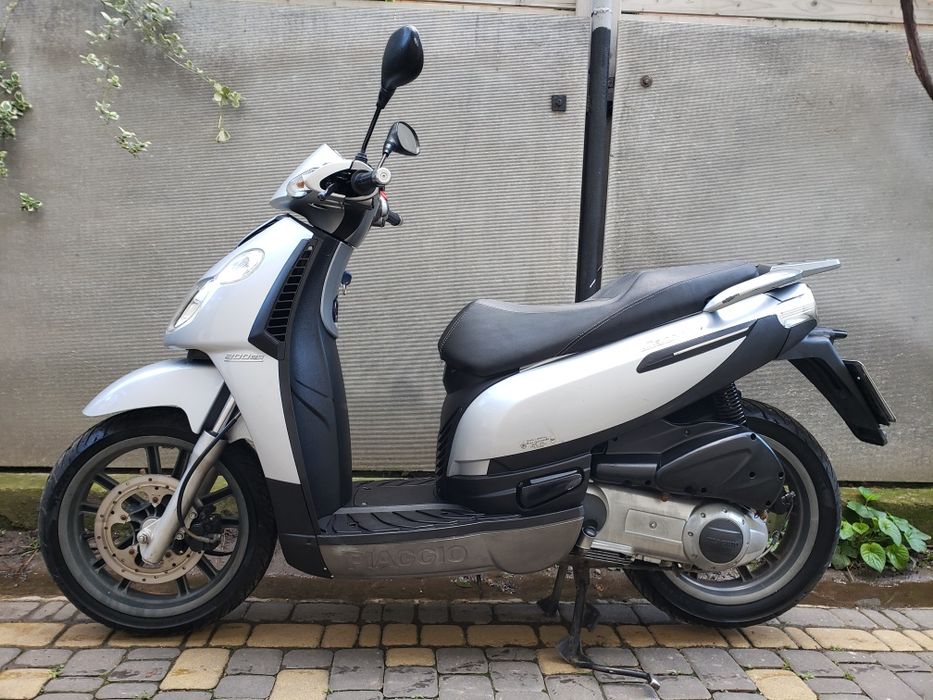 Скутер Piaggio Carnaby 200 Sh