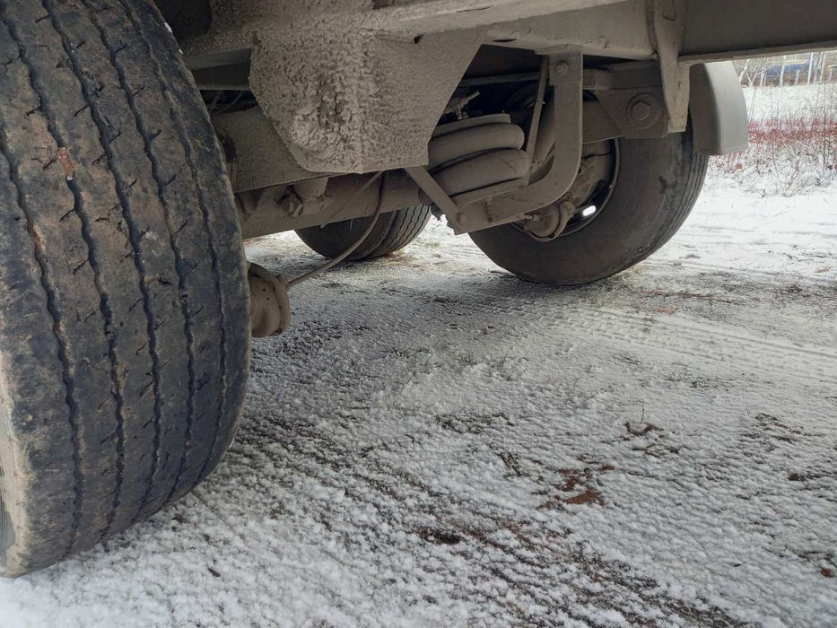 Продам напіввпричіп fruehauf