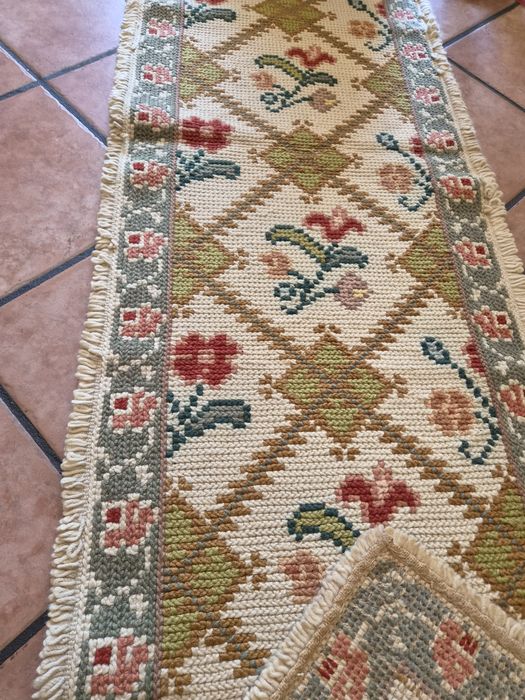 Carpete em arraiolos (passadeira)