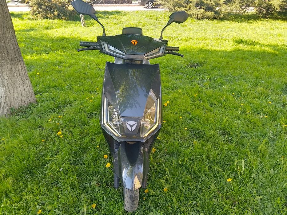 Продам електроскутер Yadea T5