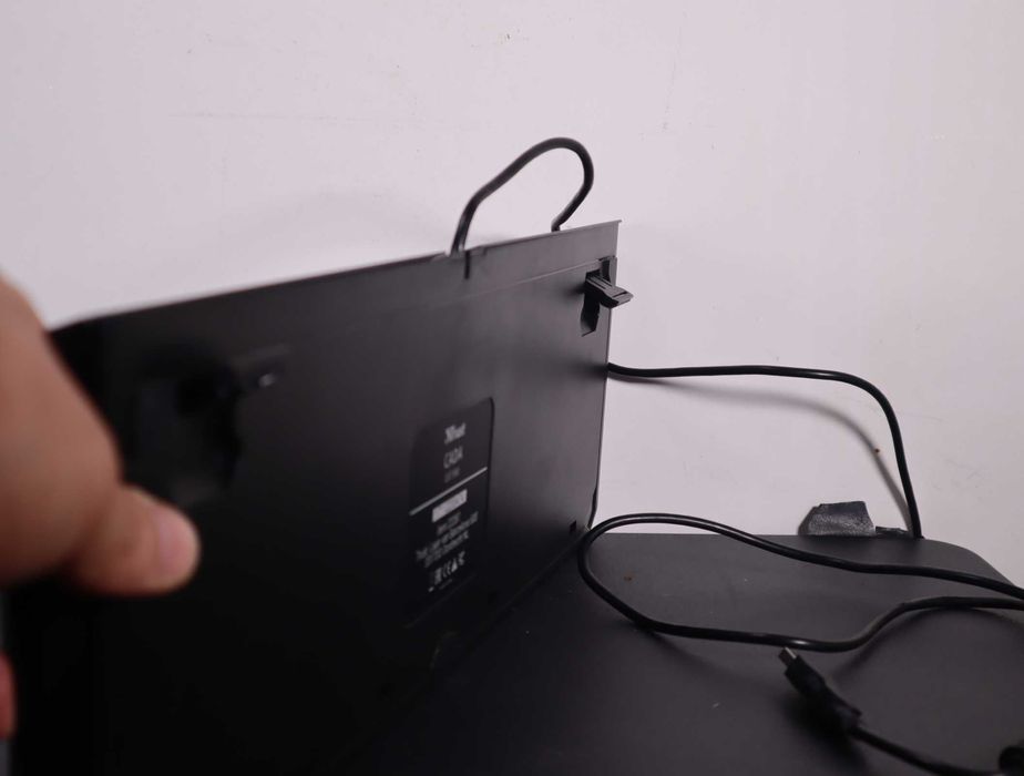 TRUST - CADA GXT 890 RGB Mechanical Gaming Keyboard - QWERTY