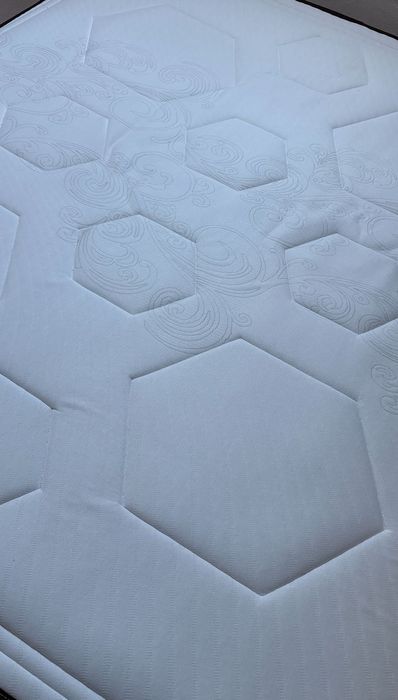Cama de Casal + Colchão – Como Novos!