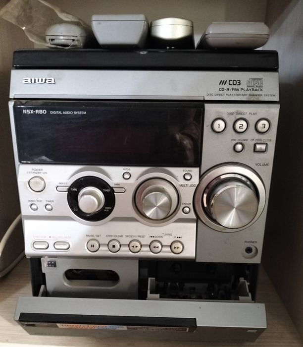 Продам музыкальный центр с караоке