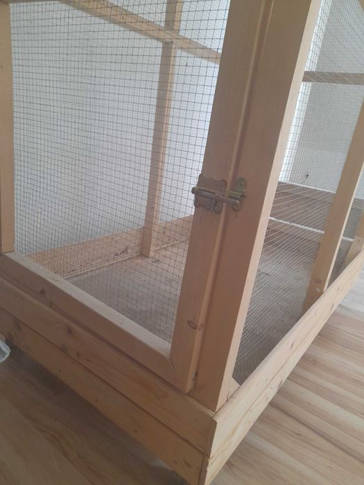 Woliera na kółkach