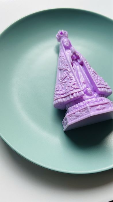 Prato de Porcelana Nossa Senhora Lilás