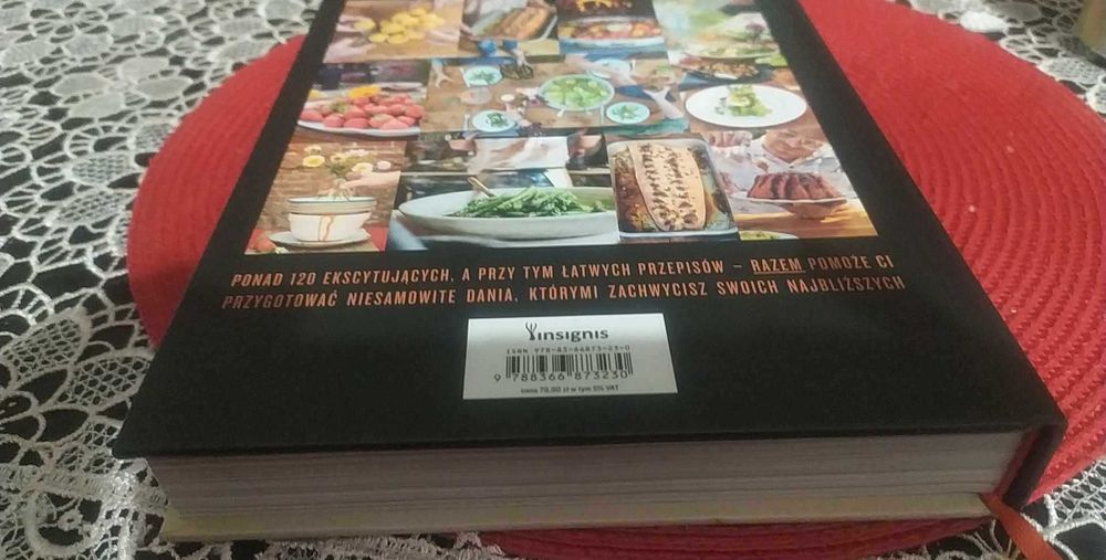 Sprzedam nową książkę kucharska Jamie Oliver RAZEM