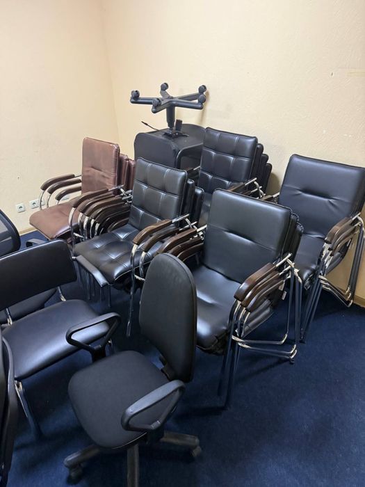 РАСПРОДАЖА офисных кресел — сетчатые, директорские, большой выбор более 350 шт