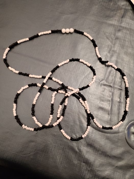 Guias Zé Pelintra, Oxossi, Pretos Velhos, etc