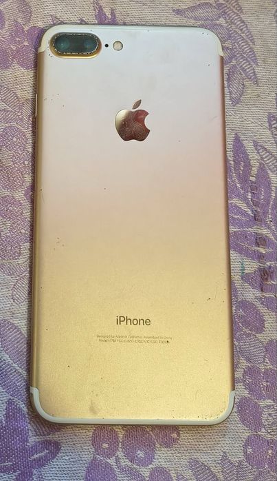 Продам iPhone 7+