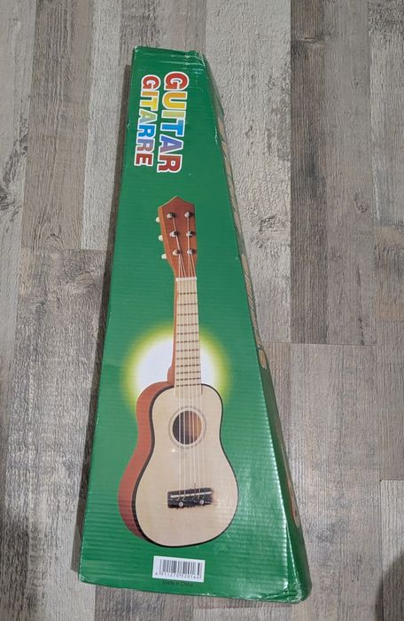 Сувенірна (іграшкова) гітара