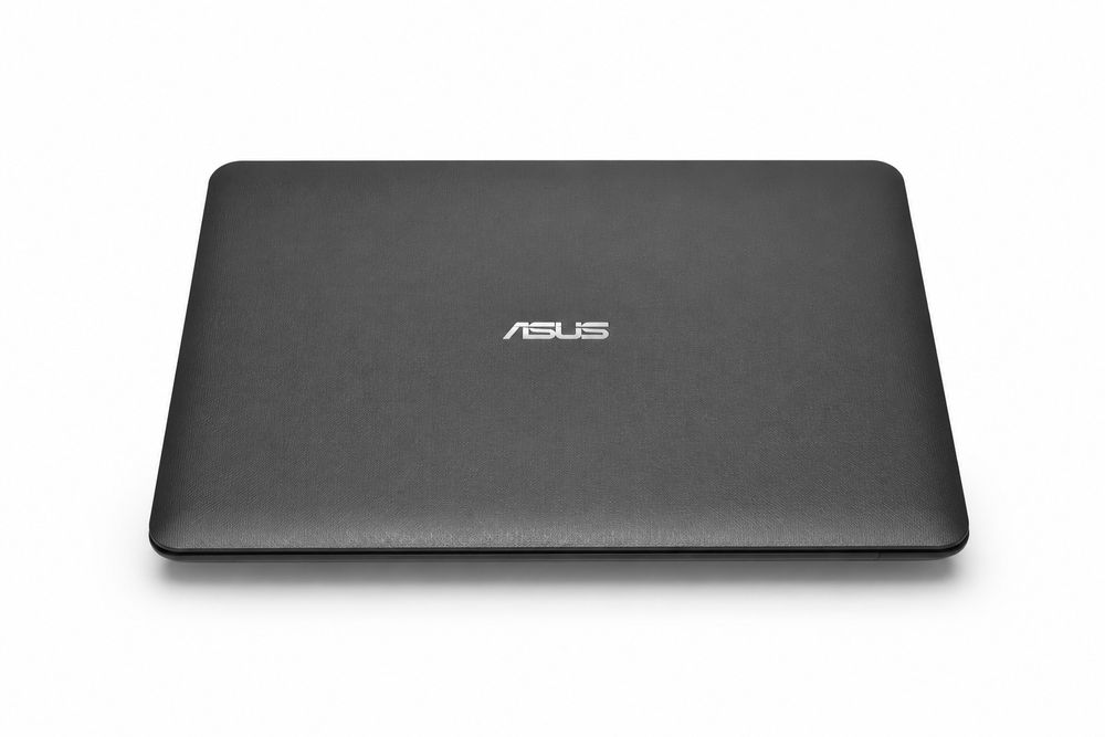 Мощный ноутбук Asus R557 (Core i3/8Gb/750Gb /NVIDIA 2Gb)