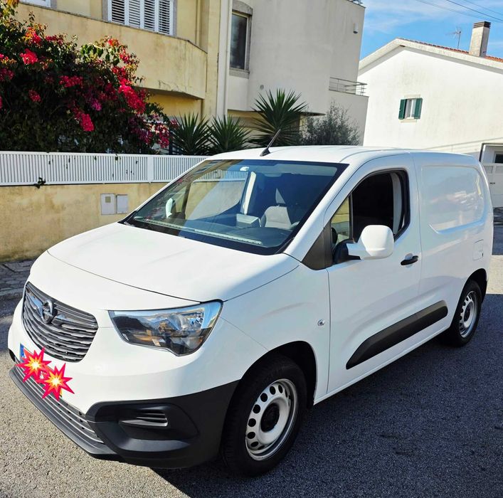 Opel Combo 2019 130cv - IVA Dedutível