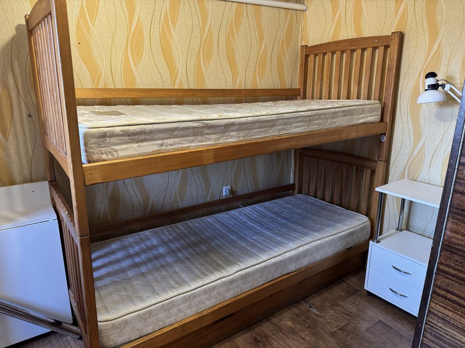 Продам двохярусне ліжко