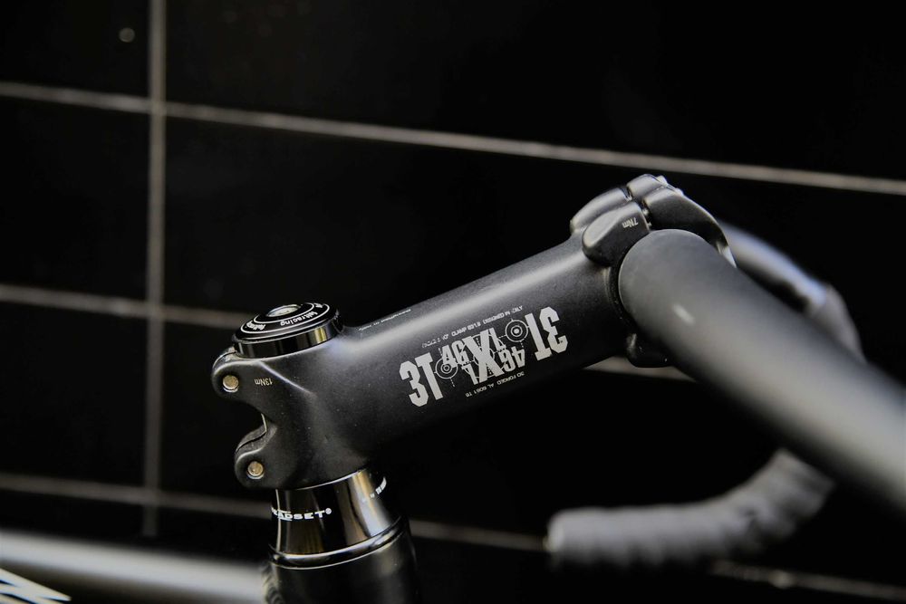 Felt TK2 pista 58cm personalizada – Zipp + Dura-Ace fixie