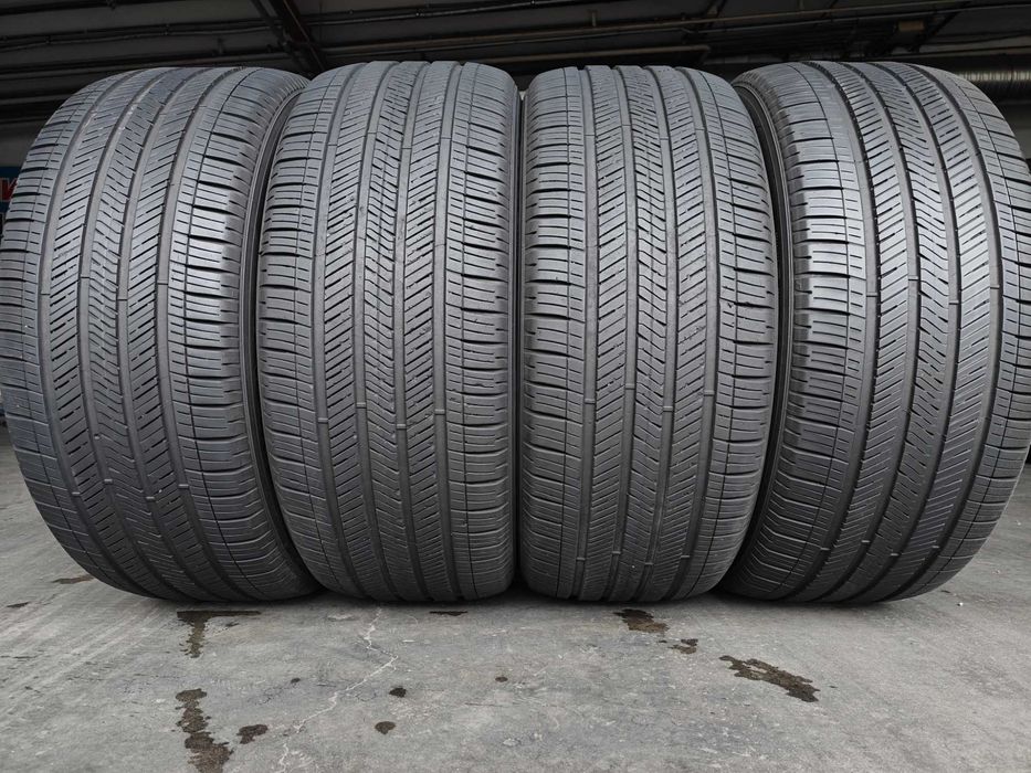 R22 285 45 шини літні GoodYear Eagle Touring на Range Rover з америки