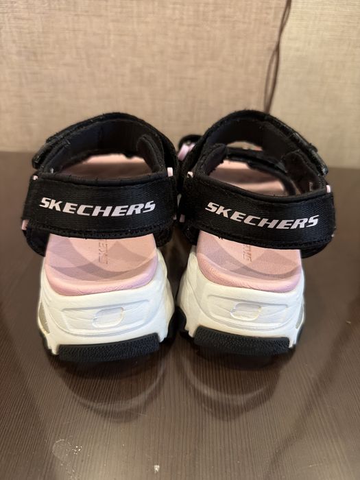 Босоніжки skechers  на дівчінку 32 розмір
