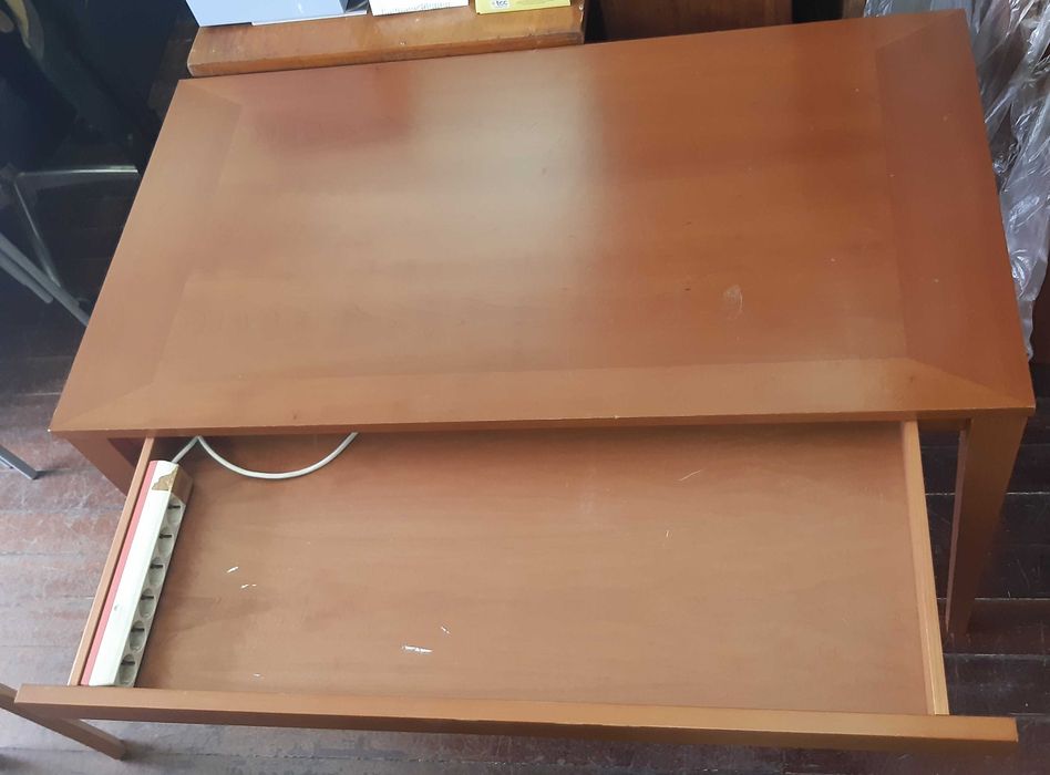 Mesa Secretária INTERFORMA 130x70x76cm Cerejeira