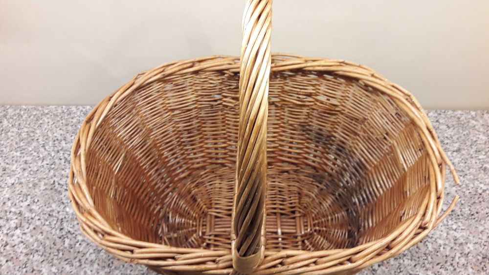 Koszyk wiklinowy z rączką