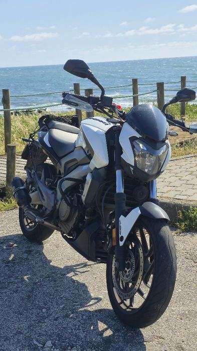 Bajaj Dominar 400cc (motor ktm 390)