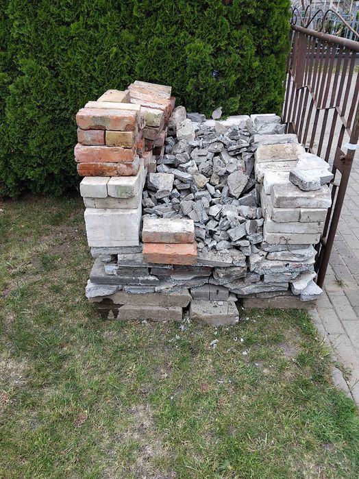 Oddam czysty gruz betonowy plus trochę cegieł Kościerzyna