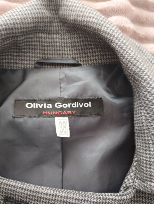 Продам женский костюм брючный