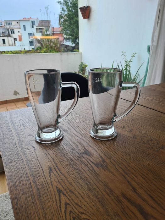 Canecas de cerveja