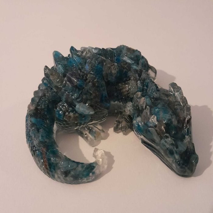 Dragões em pedra semipreciosas