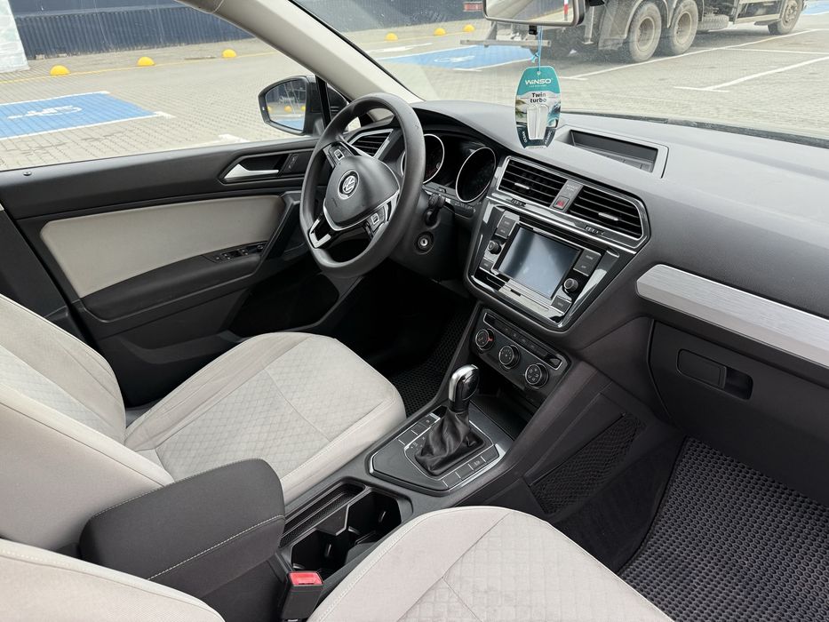 Volkswagen tiguan 2020 рік