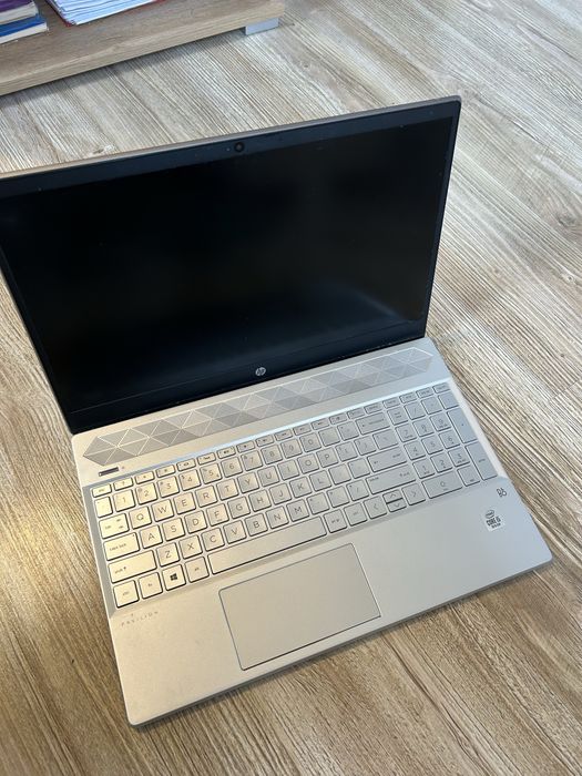 HP Pavilion 15 i5 10 gen 8GB RAM 512GB SSD Stan dobry