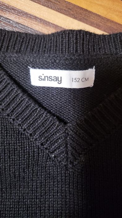 Czarny sweter marki Sinsay 152 cm wyprzedaż garażowa