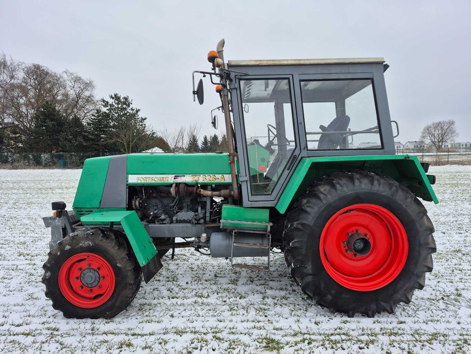 Ciągnik Fortschritt zt 323a