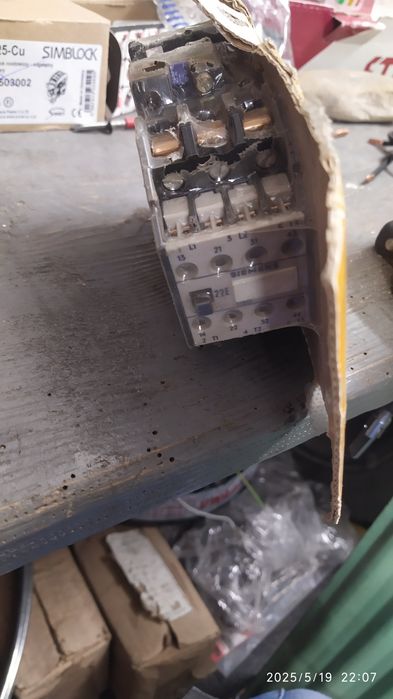 Stycznik SIEMENS 3TB42 17,0 30A 2NO 2NC