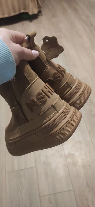 Угги  натуральний замш, тепленькі та легенькі