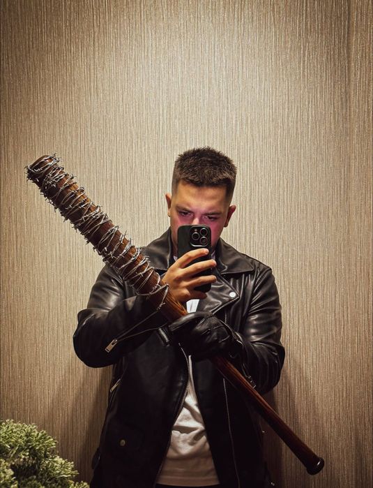 Люсиль Бита Нигана Ходячие мертвецы. Подарок