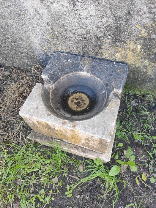 Pias rústicas bom estado