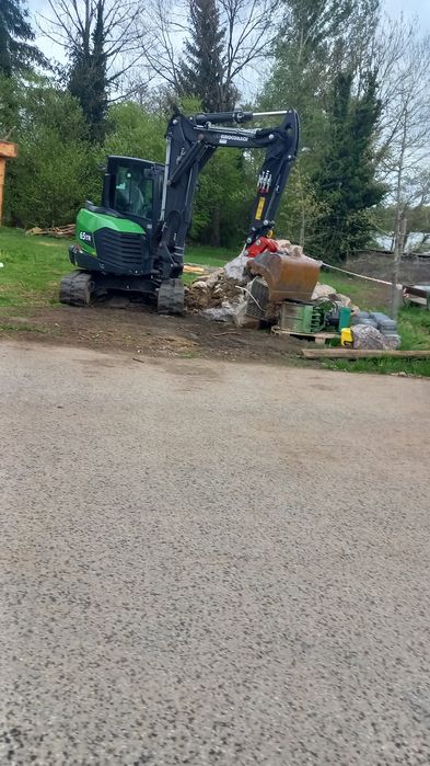 Услуги экскаватора и самосвалов