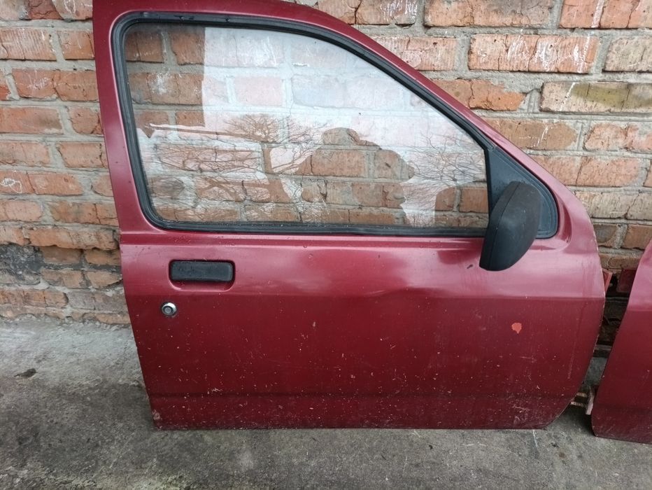Двери в зборе ford sierra 1985