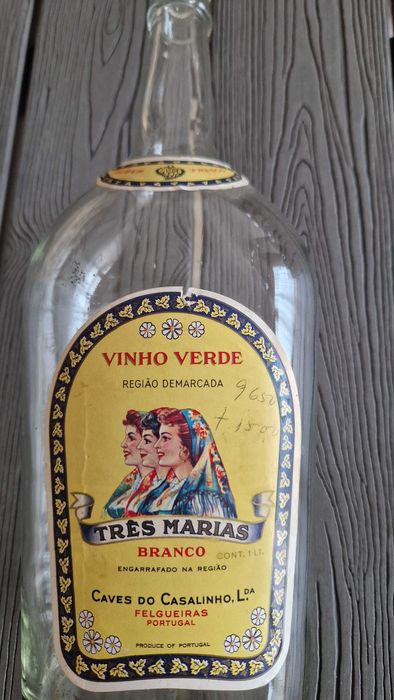 2 garrafas vinho branco "Três Marias"