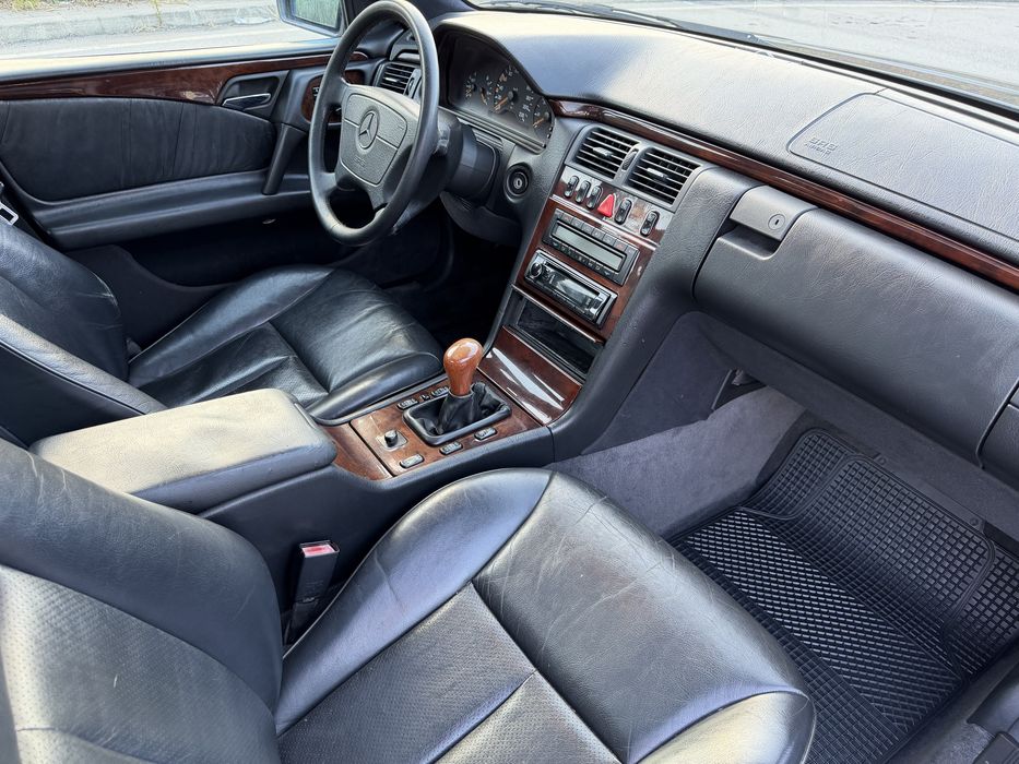 Mercedes-Benz E 300 D