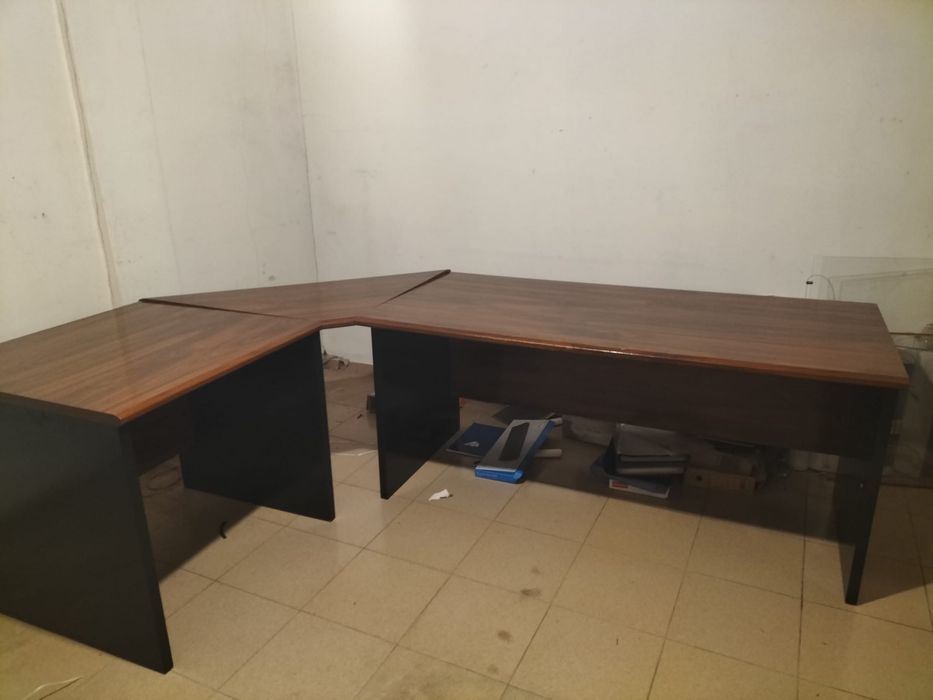 secretaria em L com bloco de gavetas