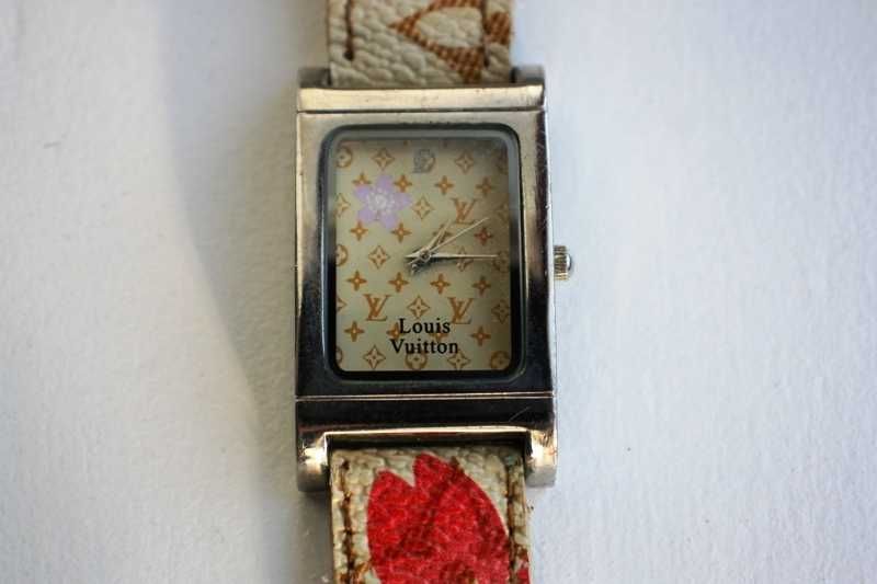 Relógio original LOUIS VUITTON bracelete estragada
