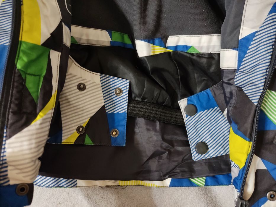 Куртка демісезонна дитяча на 5-6 р.