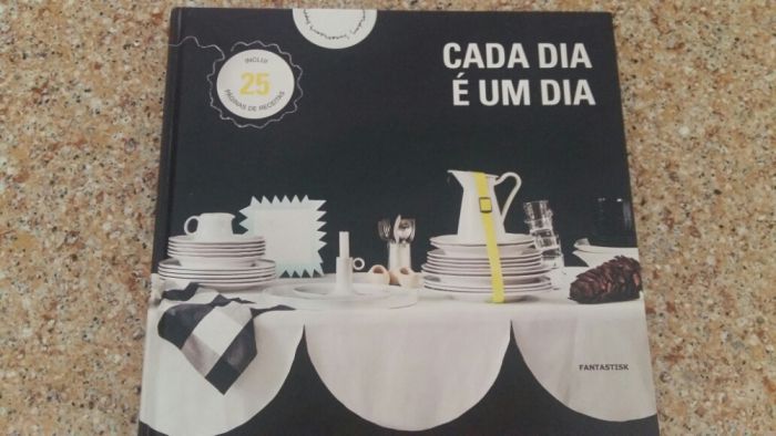 Livro ikea de capa dura