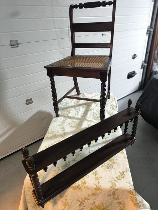 Conjunto cadeira + prateleira