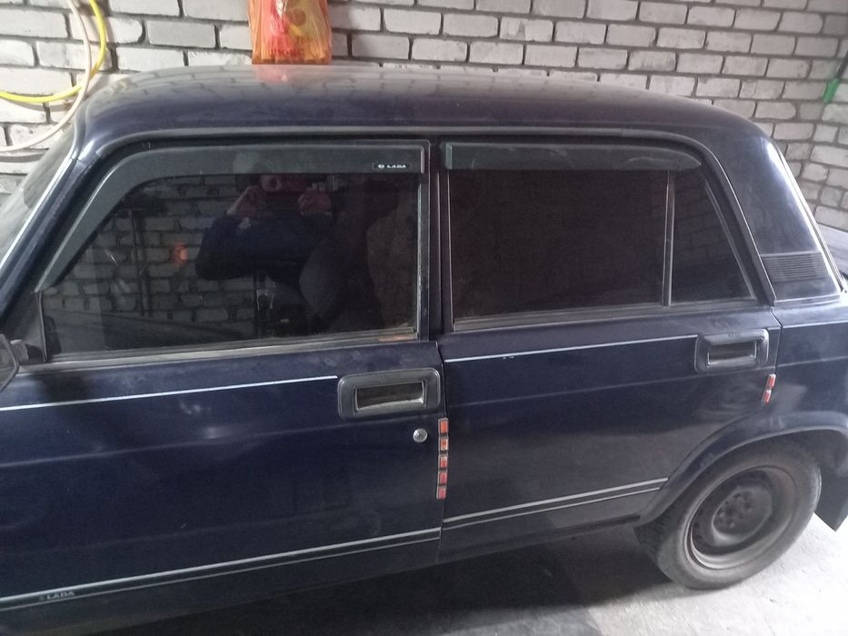 Автомобіль Ваз 2107