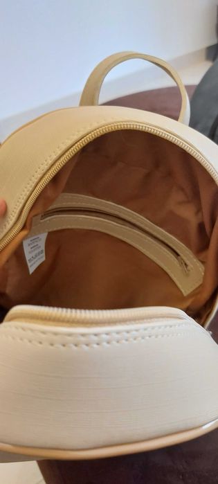 Mochila pequena para senhora