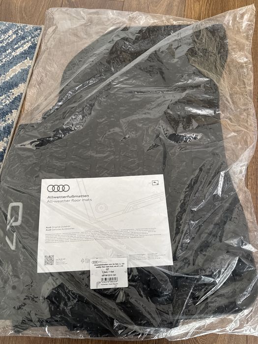 Dywaniki gumowe przednie Audi Q7 ASO 2016–>