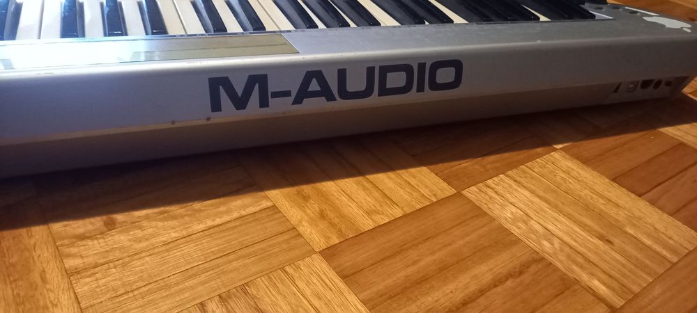 M-Audio Keystation 49e – Teclado Controlador MIDI 49 Teclas