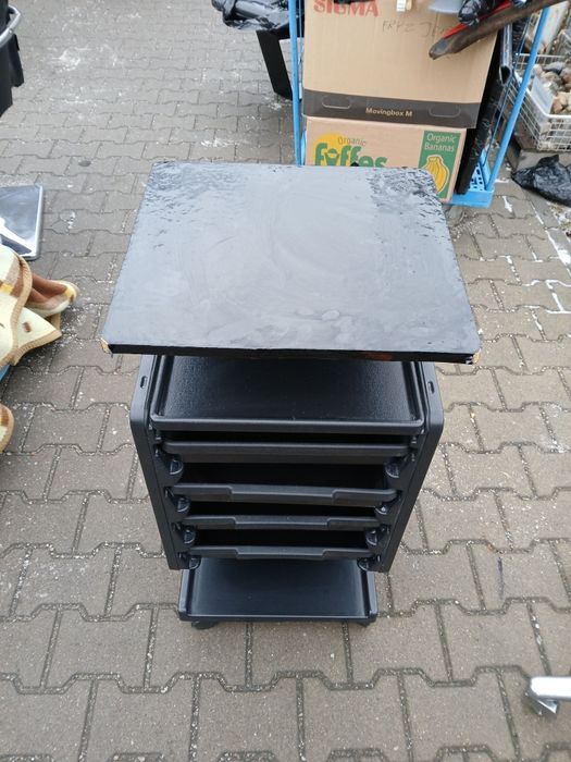 Pomocnik fryzjerski stolik