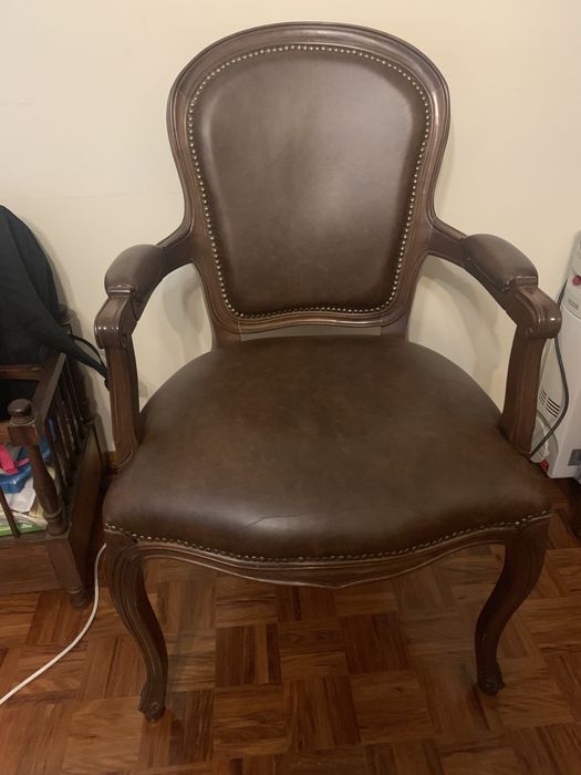 Conjunto sofá 3 Lugares + sofá 1 Lugar + Cadeirão em Pele Castanho